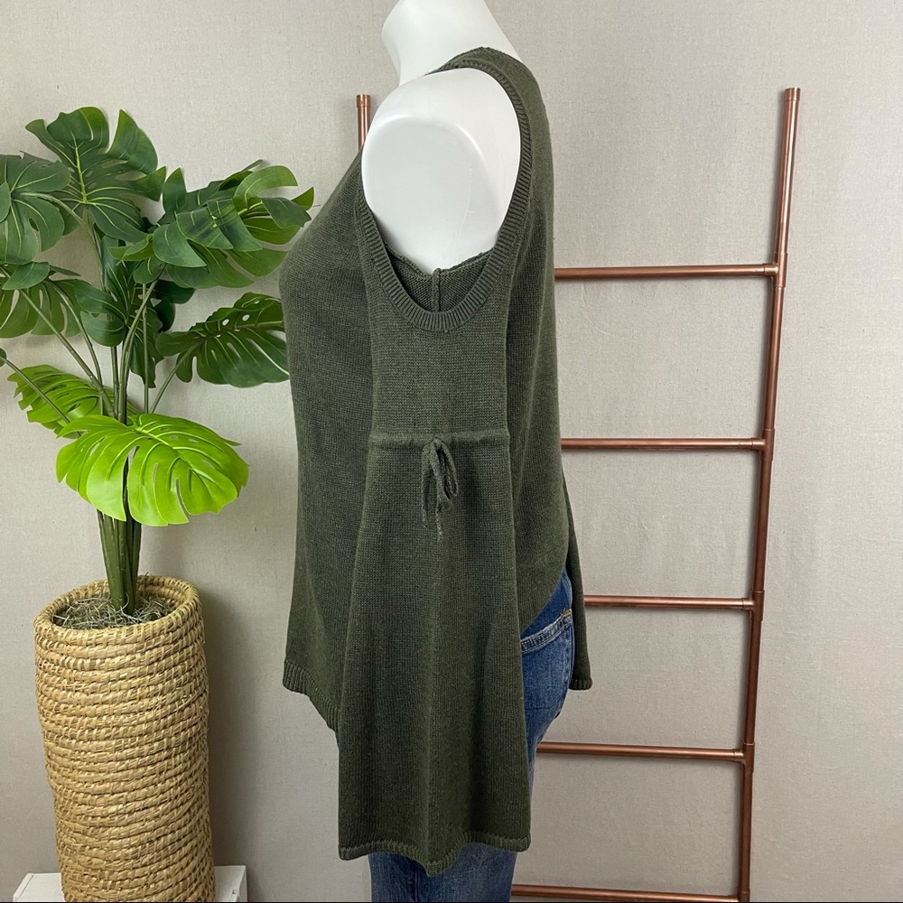 American Eagle Green Cold-Shoulder Split Bell Sle… - image 4